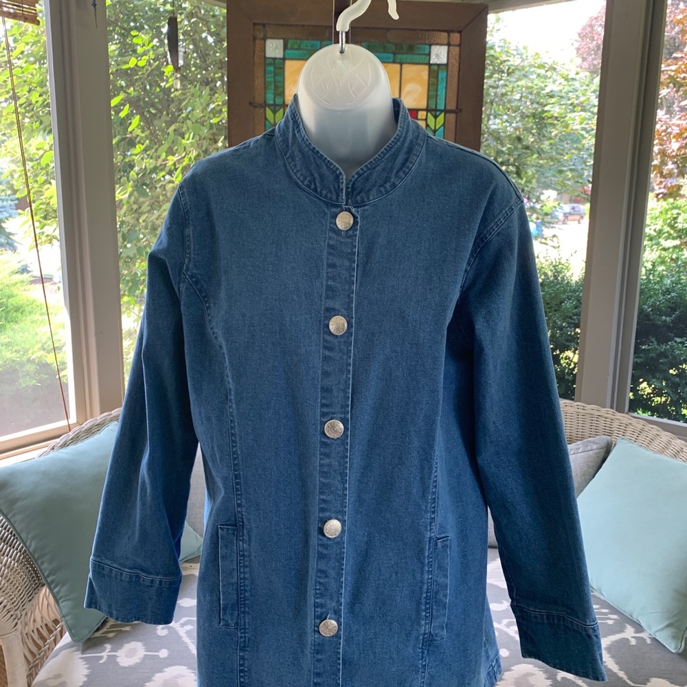 Denim & Co long blue jean silver button jacket ❣️